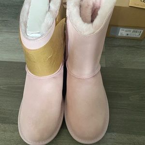 New Pink UGG Bailey Bow Size 5 Girls.